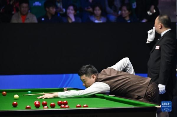 斯诺克——国锦赛:丁俊晖胜伯恩斯 斯诺克——国锦赛:丁俊晖胜伯恩斯