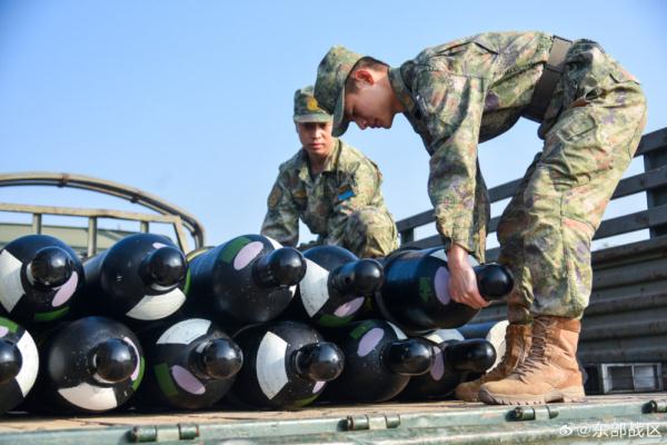 东部战区空军某场站开展制氮演练 东部战区空军某场站开展制氮演练