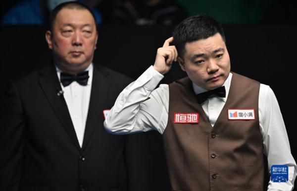 斯诺克——国锦赛:丁俊晖胜伯恩斯 斯诺克——国锦赛:丁俊晖胜伯恩斯