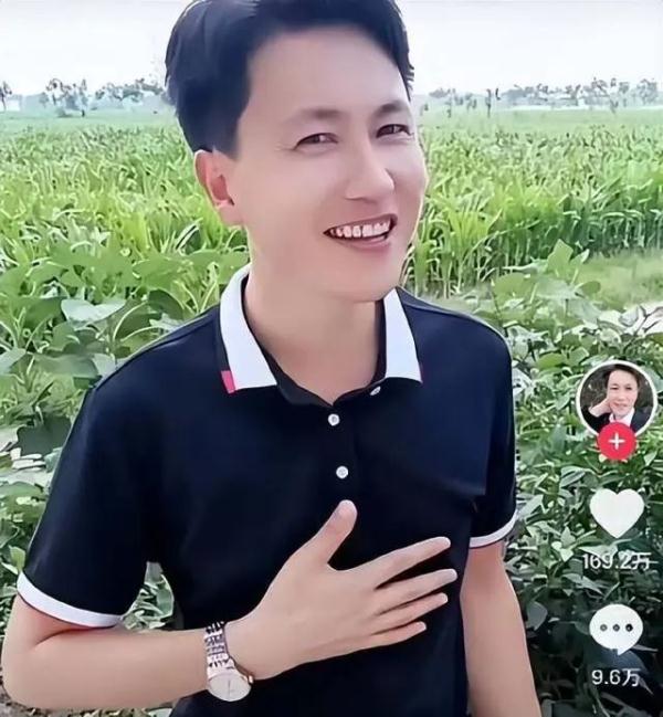 网红“一笑倾城”时隔两个多月再更新，此前“秀才”已被封