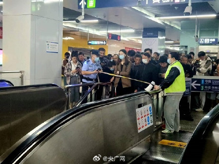 南京地铁1号线发生多起故障 官博致歉:乘客可到票亭领取致歉信 南京地铁1号线发生多起故障 官博致歉:乘客可到票亭领取致歉信