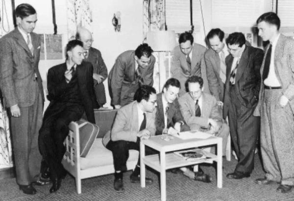 蝌学荐书 | 费曼在那年出了丑,之后却主宰战后科学40年 蝌学荐书 | 费曼在那年出了丑,之后却主宰战后科学40年