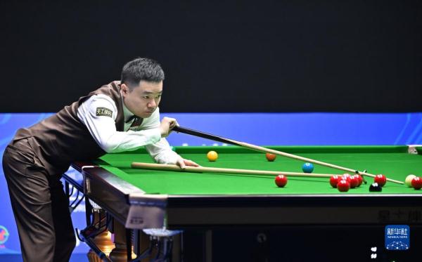 斯诺克——国锦赛:丁俊晖胜伯恩斯 斯诺克——国锦赛:丁俊晖胜伯恩斯