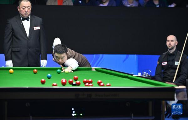 斯诺克——国锦赛:丁俊晖胜伯恩斯 斯诺克——国锦赛:丁俊晖胜伯恩斯