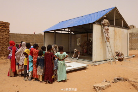 中国第10批赴马里维和防卫步兵分队开展人道主义援助