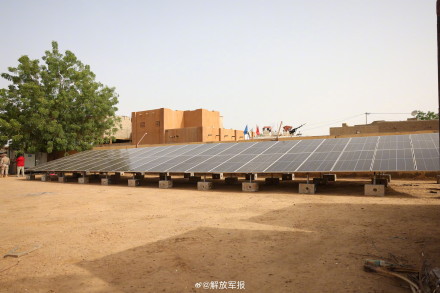 中国第10批赴马里维和防卫步兵分队开展人道主义援助