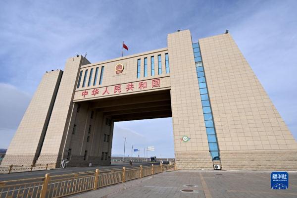 新疆阿拉山口口岸见闻 新疆阿拉山口口岸见闻