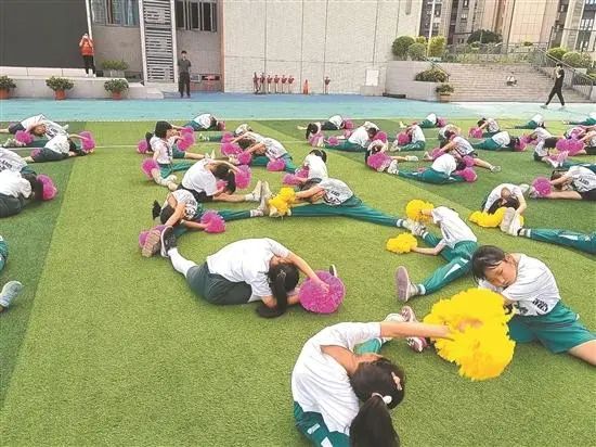 每天30分钟大课间,广州市中小学校各出“奇招”→ 每天30分钟大课间,广州市中小学校各出“奇招”→