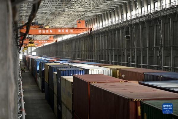 新疆阿拉山口口岸见闻 新疆阿拉山口口岸见闻