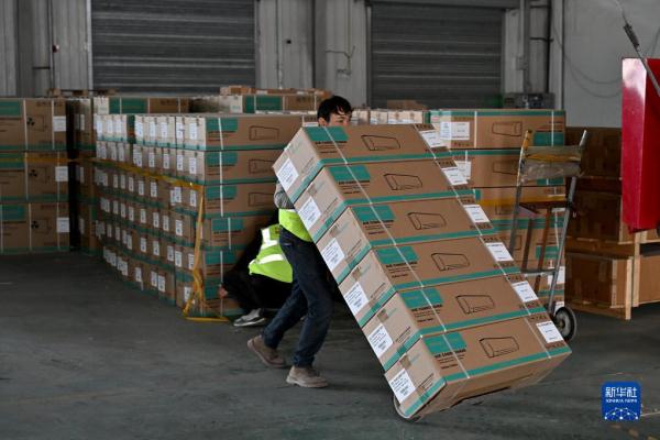 新疆阿拉山口口岸见闻 新疆阿拉山口口岸见闻