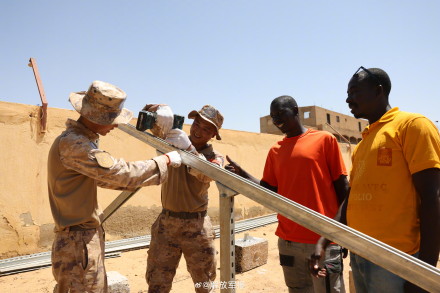 中国第10批赴马里维和防卫步兵分队开展人道主义援助