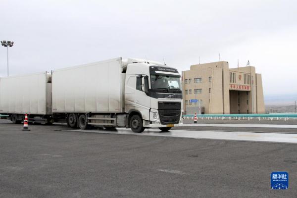 新疆阿拉山口口岸见闻 新疆阿拉山口口岸见闻