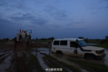 中国第10批赴马里维和防卫步兵分队开展人道主义援助