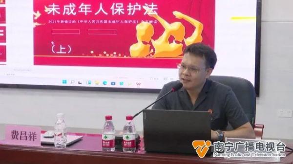 妈妈用衣架打孩子犯法吗？法官回应了→