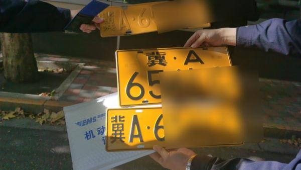 大货车污损号牌“耍小聪明”,一波操作被记16分! 大货车污损号牌“耍小聪明”,一波操作被记16分!