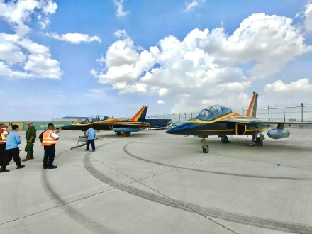 首次亮相！中国飞机全新涂装亮相迪拜