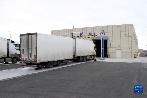 新疆阿拉山口口岸见闻 新疆阿拉山口口岸见闻