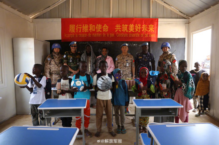 中国第10批赴马里维和防卫步兵分队开展人道主义援助