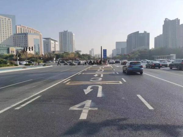 @郑州人,这种通行方式你会吗? @郑州人,这种通行方式你会吗?