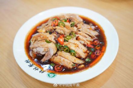 半只鸡菌汤米线卖15元！这样的高校，你爱了吗？