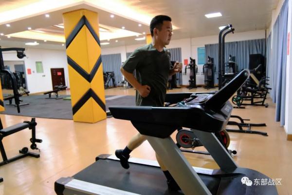 这个入伍17年的老兵，为何4次当“新兵”？