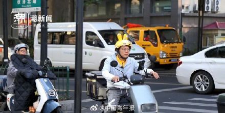 跳桥救人的彭清林又送起了外卖 跳桥救人的彭清林又送起了外卖