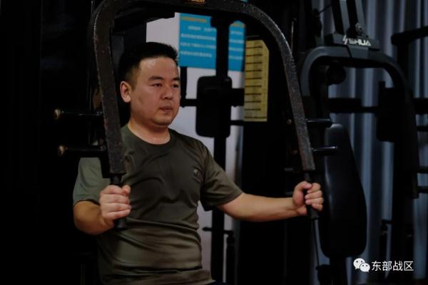 这个入伍17年的老兵，为何4次当“新兵”？