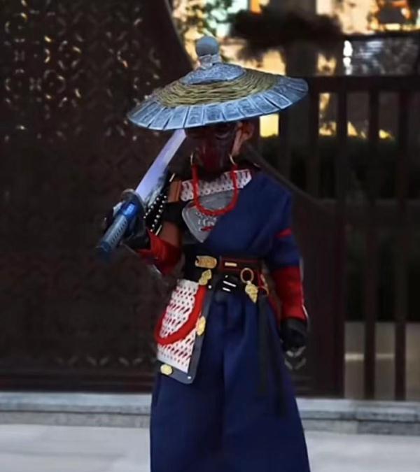 床单变古装，妈妈给儿子拍出国风大片！