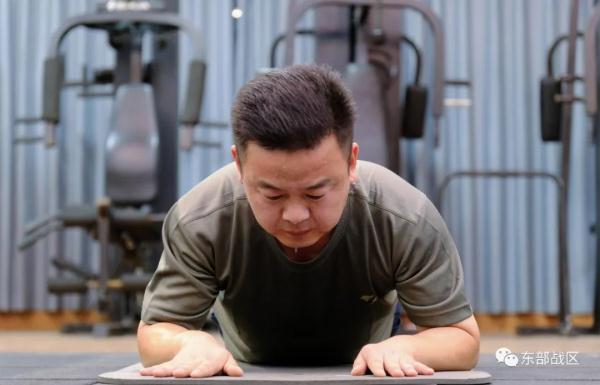 这个入伍17年的老兵，为何4次当“新兵”？