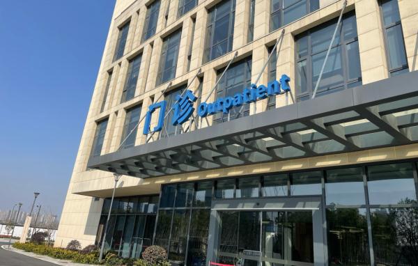 吓人！打喷嚏后“清水鼻涕”流个不停，女子一查竟是脑子“漏水”了……