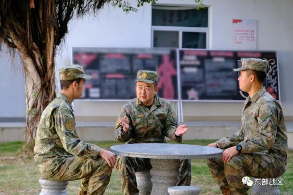 这个入伍17年的老兵，为何4次当“新兵”？