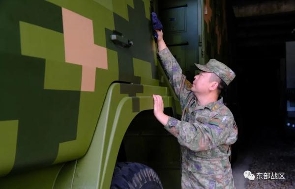 这个入伍17年的老兵，为何4次当“新兵”？