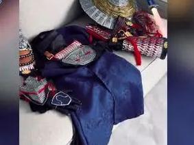 床单变古装，妈妈给儿子拍出国风大片！