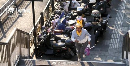 跳桥救人的彭清林又送起了外卖 跳桥救人的彭清林又送起了外卖