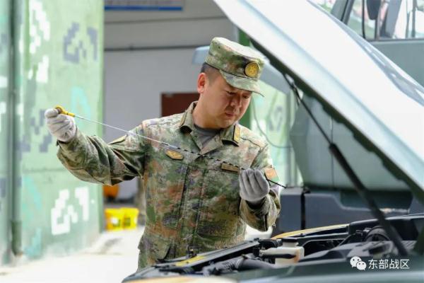 这个入伍17年的老兵，为何4次当“新兵”？