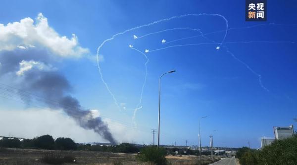 记者手记丨穿上防弹衣，我们在战火中记录