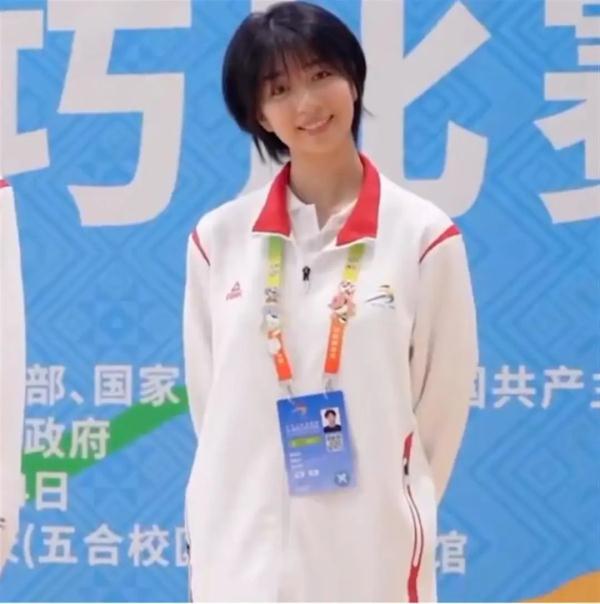 这张娃娃脸火出圈!带队拿下4块金牌,又美又飒 这张娃娃脸火出圈!带队拿下4块金牌,又美又飒