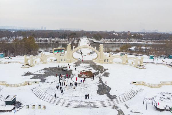 雪后冰城换上冬日银装