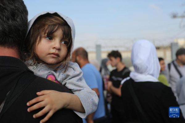 部分外国护照持有者被允许经拉法口岸离开加沙 部分外国护照持有者被允许经拉法口岸离开加沙