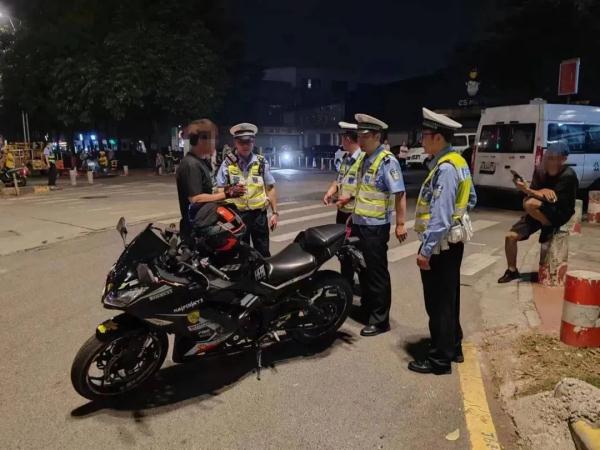 可微信举报！广州交警：严查这类违法行为