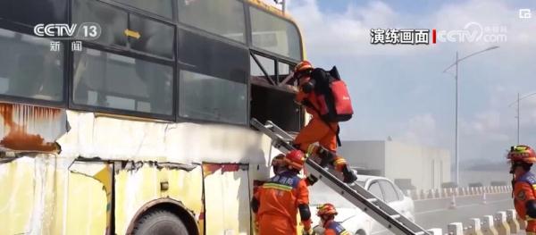 进校园、进社区、进乡村 “蓝朋友”全力筑牢生命“防火墙” 进校园、进社区、进乡村 “蓝朋友”全力筑牢生命“防火墙”