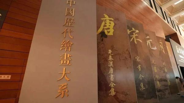 “我想吃新鲜的枇杷！”“完全可以！学校帮你摘下来！”