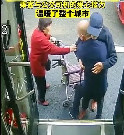 这可能是天花板级别的公交车!从市区开到大山,他们叫自己“老百姓的私家车” 这可能是天花板级别的公交车!从市区开到大山,他们叫自己“老百姓的私家车”