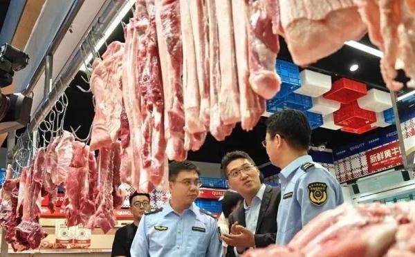 卖肉菜用“生鲜灯”美颜 最高罚3万元 卖肉菜用“生鲜灯”美颜 最高罚3万元