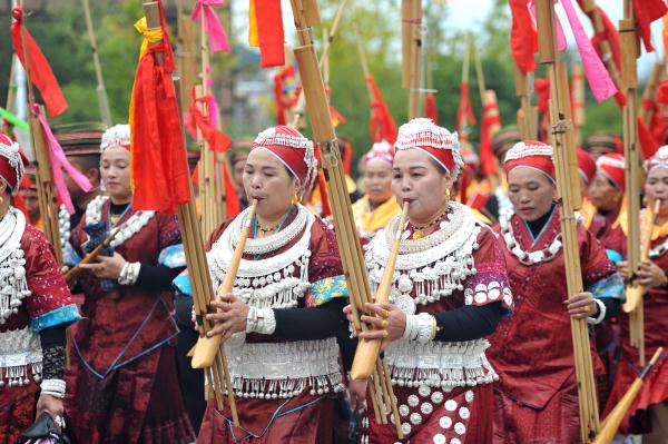 贵州黄平苗族同胞盛装欢庆芦笙会