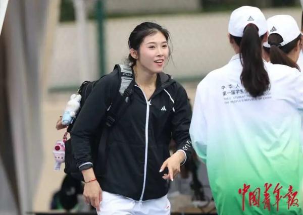 吴艳妮学青会夺金,回应抢跑争议 吴艳妮学青会夺金,回应抢跑争议