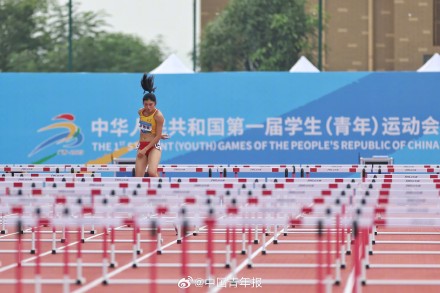 学青会女子100米栏吴艳妮夺冠