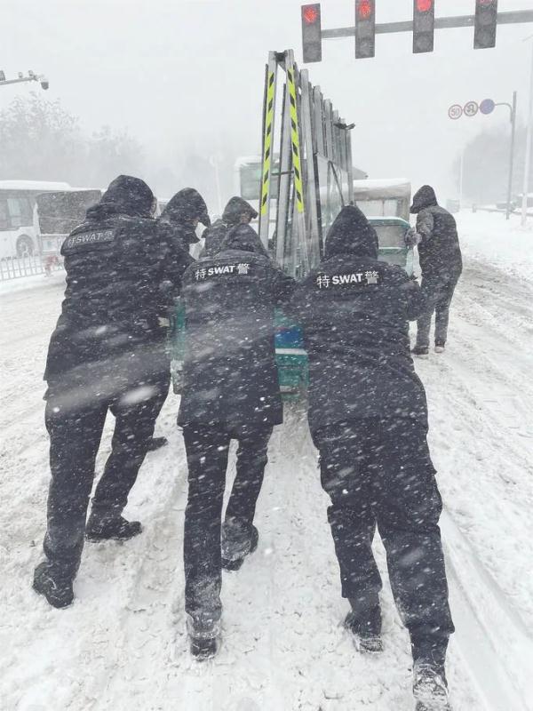 “雪情就是警情，我们出发！”