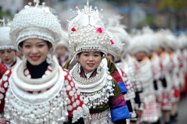 贵州黄平苗族同胞盛装欢庆芦笙会