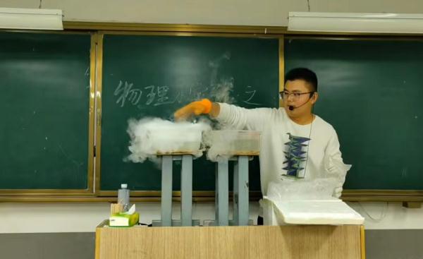 阜阳李老师，真火了！